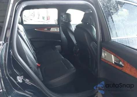 2019 Lincoln Nautilus Reserve z USA, uszkodzony, nr VIN 2LMPJ8LP9KBL66897